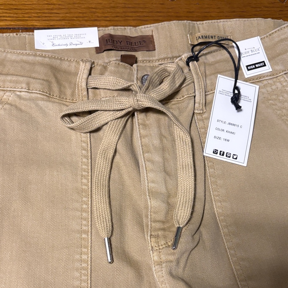 Judy Blue Women's Tan Cropped Jogger Jeans 16W